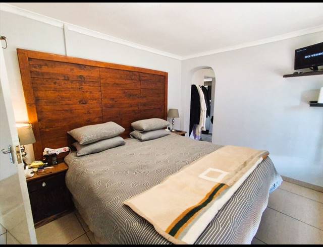 3 BEDROOM FREEHOLD FOR SALE IN KEMPTON PARK EXT 2